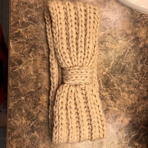 Warm fuzzy head wrap - Picture 1 of 1